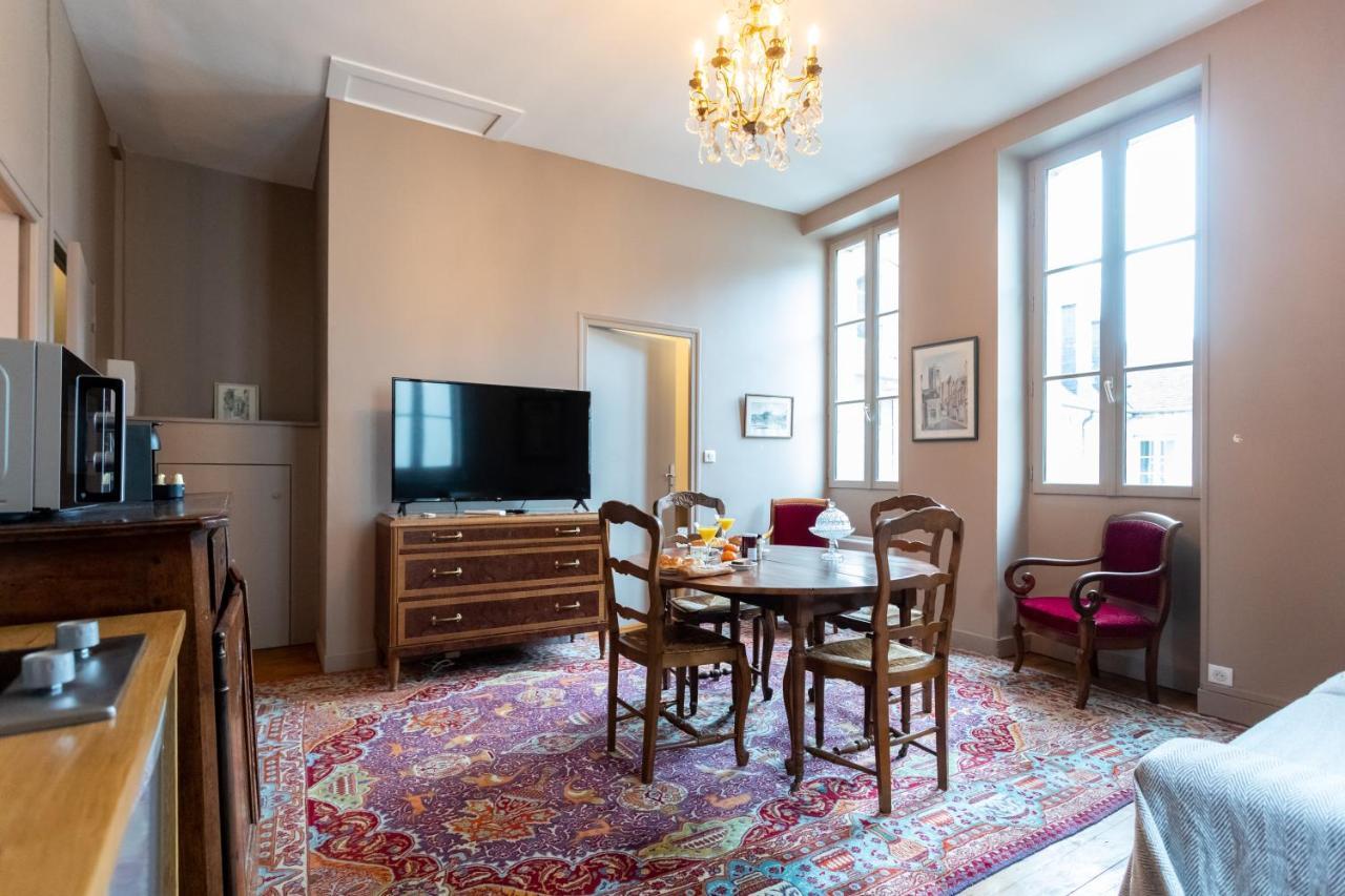 בורז'ה L' Hotel De Panette, Entree Renaissance Cathedrale מראה חיצוני תמונה