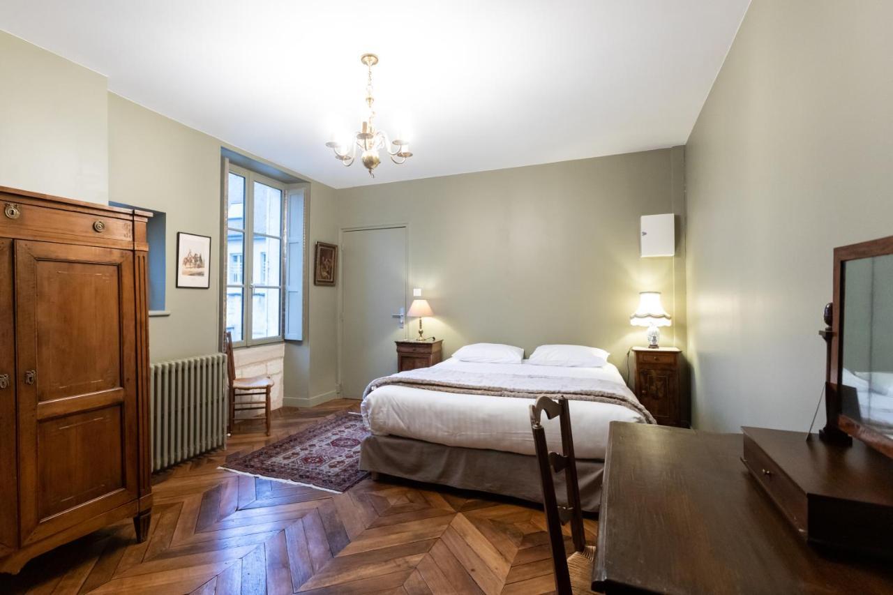 בורז'ה L' Hotel De Panette, Entree Renaissance Cathedrale מראה חיצוני תמונה