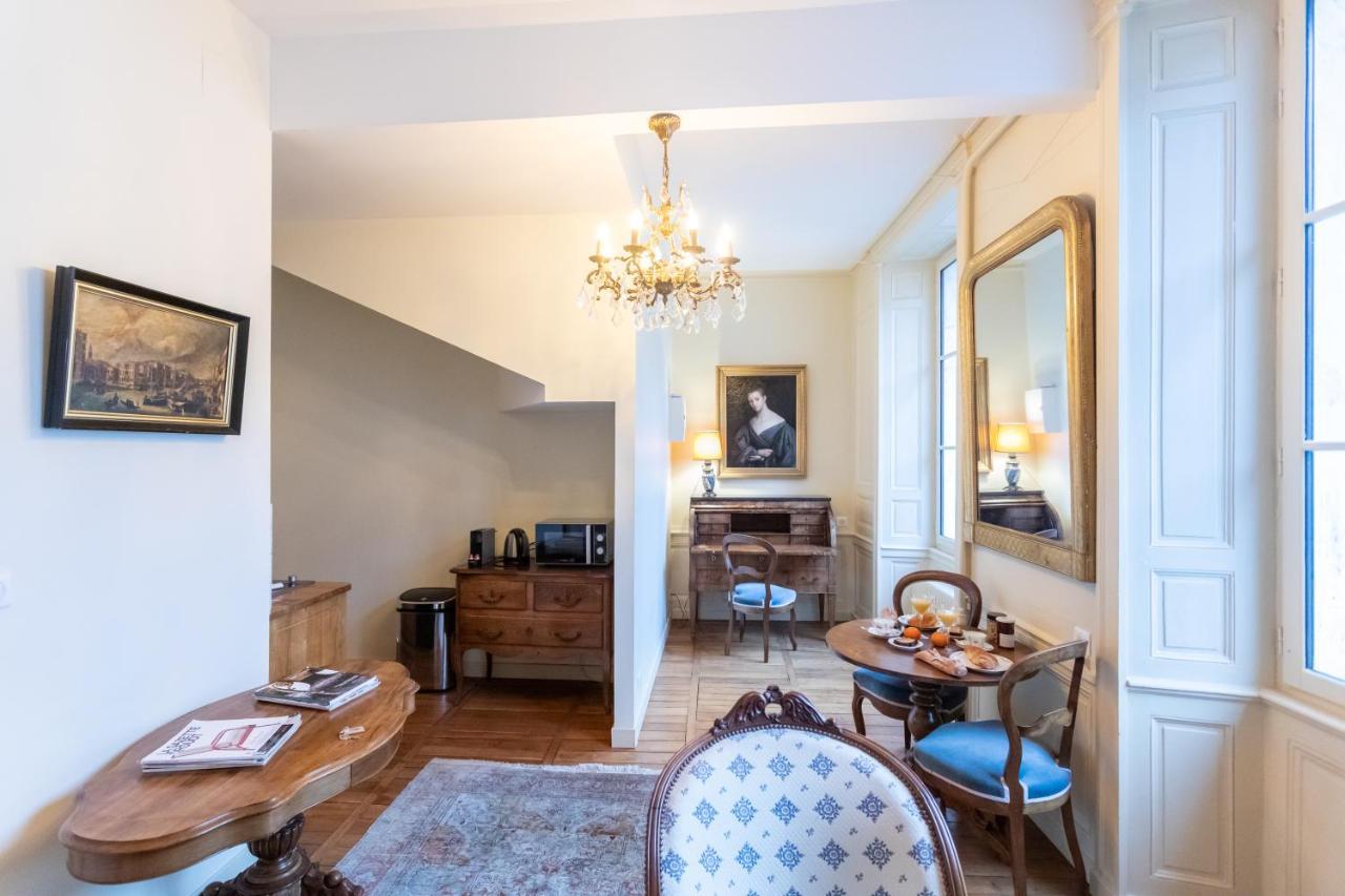 בורז'ה L' Hotel De Panette, Entree Renaissance Cathedrale מראה חיצוני תמונה