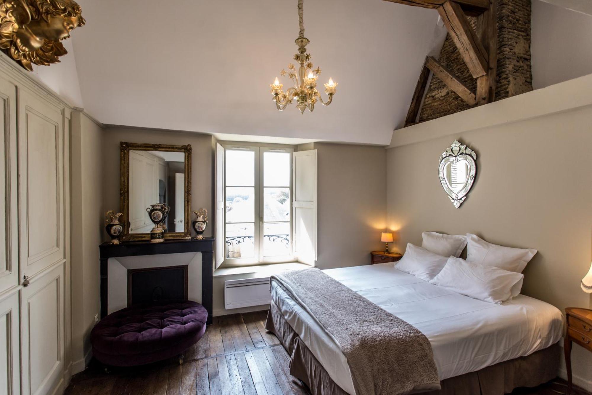בורז'ה L' Hotel De Panette, Entree Renaissance Cathedrale מראה חיצוני תמונה