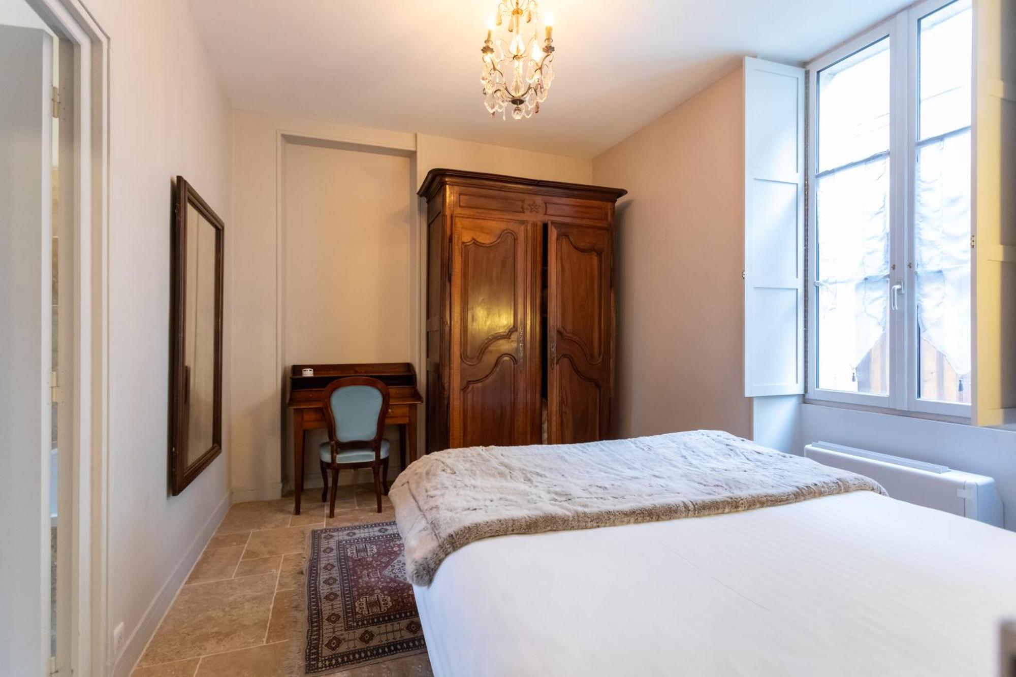 בורז'ה L' Hotel De Panette, Entree Renaissance Cathedrale מראה חיצוני תמונה
