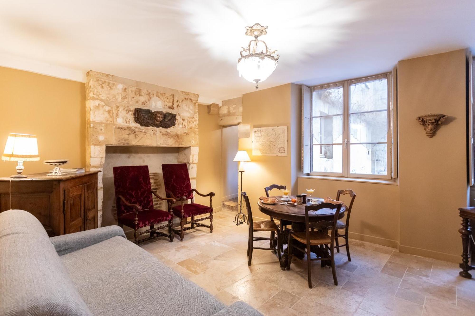 בורז'ה L' Hotel De Panette, Entree Renaissance Cathedrale מראה חיצוני תמונה