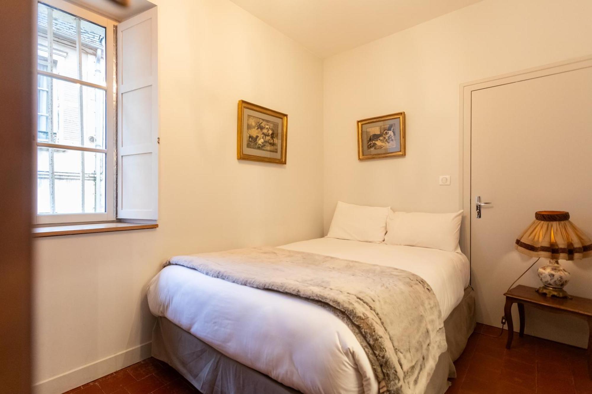 בורז'ה L' Hotel De Panette, Entree Renaissance Cathedrale מראה חיצוני תמונה